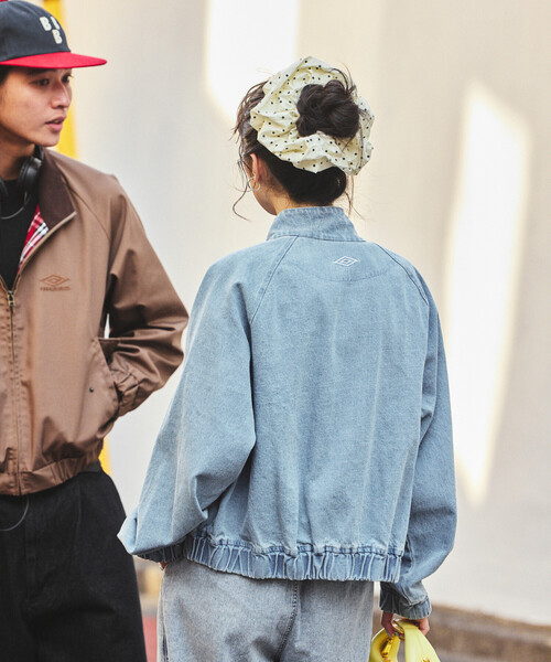 FREAK'S STORE(フリークスストア)の「UMBRO × FREAK'S STORE/アンブロ 別注 DENIM STAND COLLAR BLOUSON/デニム スタンドカラー ブルゾン(デニムジャケット・レディース・ブルー/ブラック/ネイビー・フリ-)」の15枚目の写真