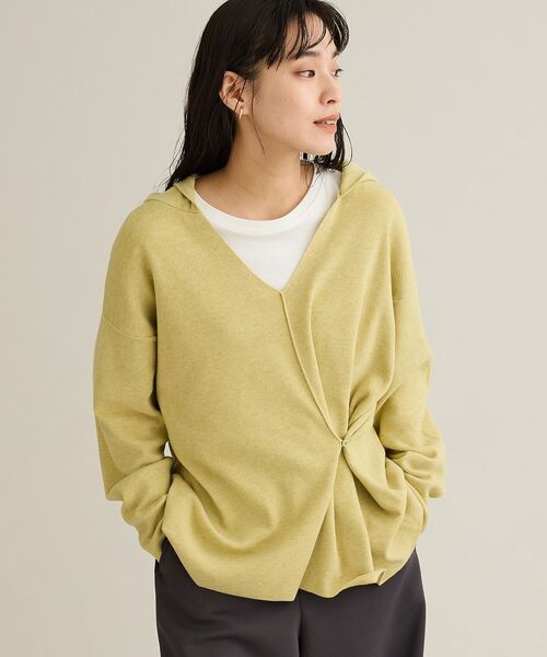 CRAFT STANDARD BOUTIQUE(クラフトスタンダードブティック)の「Vネックフードカシュクールニットプルオーバー(ニット/セーター・レディース・ライトイエロー/杢グレー・FREE)」の4枚目の写真