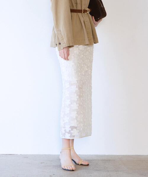 martinique（マルティニーク）の「フラワージャガードIラインスカート（スカート・レディース・ブラック/ホワイト・FREE）」の3枚目の写真