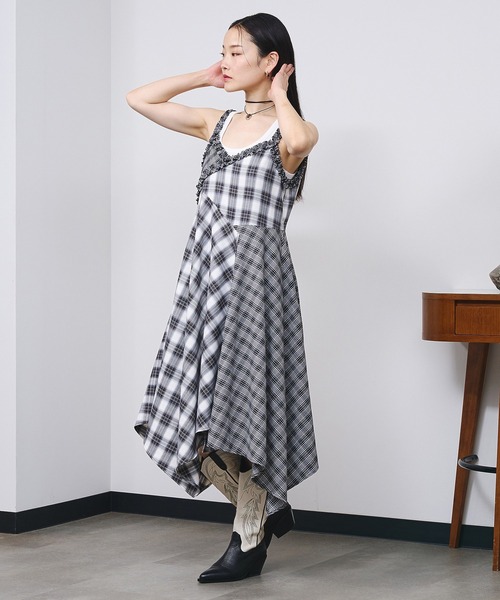 ROSE BUD(ローズバッド)の「MIXED CHECK DRESS(ワンピース・レディース・ブラック/ベージュ・ONE SIZE)」の6枚目の写真