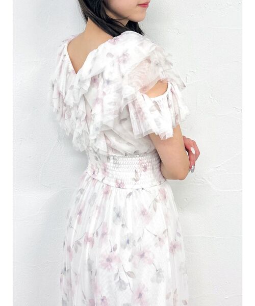 dazzlin(ダズリン)の「チュールフラワーギャザーワンピース(ワンピース・レディース・アイボリー/ブルー/ピンク・MEDIUM/SMALL)」の6枚目の写真