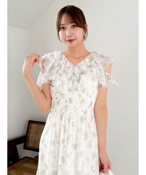 dazzlin(ダズリン)の「チュールフラワーギャザーワンピース(ワンピース・レディース・アイボリー/ブルー/ピンク・MEDIUM/SMALL)」の11枚目の写真