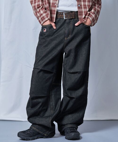 SEQUENZ(シークエンズ)の「※WEB限定 / セットアップ対応 / タックワイドデニムパンツ / sqnz tucked denim pants(その他パンツ・メンズ・ネイビー/ブラック系その他・LARGE/MEDIUM/SMALL)」の4枚目の写真