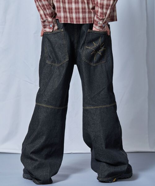 SEQUENZ(シークエンズ)の「※WEB限定 / セットアップ対応 / タックワイドデニムパンツ / sqnz tucked denim pants(その他パンツ・メンズ・ネイビー/ブラック系その他・LARGE/MEDIUM/SMALL)」の5枚目の写真