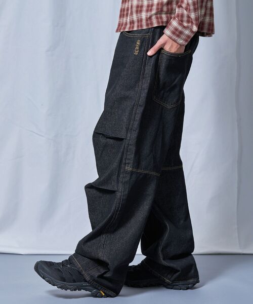 SEQUENZ(シークエンズ)の「※WEB限定 / セットアップ対応 / タックワイドデニムパンツ / sqnz tucked denim pants(その他パンツ・メンズ・ネイビー/ブラック系その他・LARGE/MEDIUM/SMALL)」の7枚目の写真