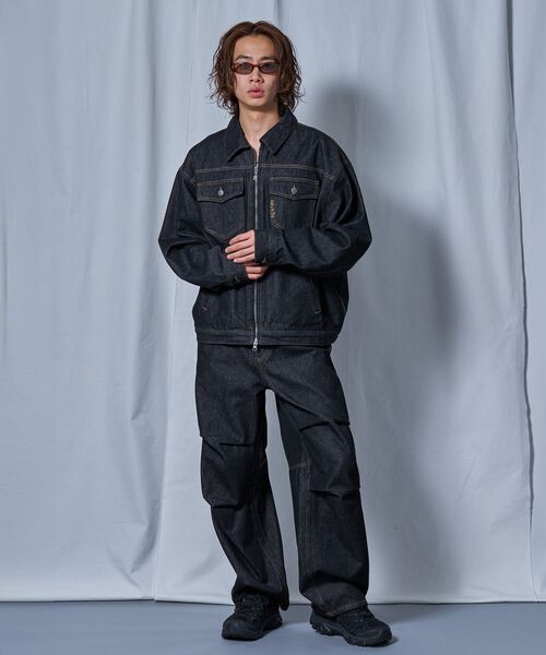 SEQUENZ(シークエンズ)の「※WEB限定 / セットアップ対応 / タックワイドデニムパンツ / sqnz tucked denim pants(その他パンツ・メンズ・ネイビー/ブラック系その他・LARGE/MEDIUM/SMALL)」の10枚目の写真