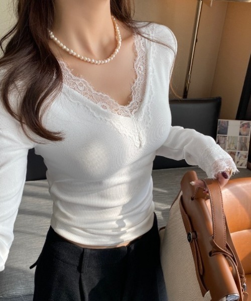 yuue' ( wear )(ユーイ)の「Vネックレース付きリブロングTシャツ(Tシャツ/カットソー・レディース・ホワイト/ブラック・FREE)」の9枚目の写真
