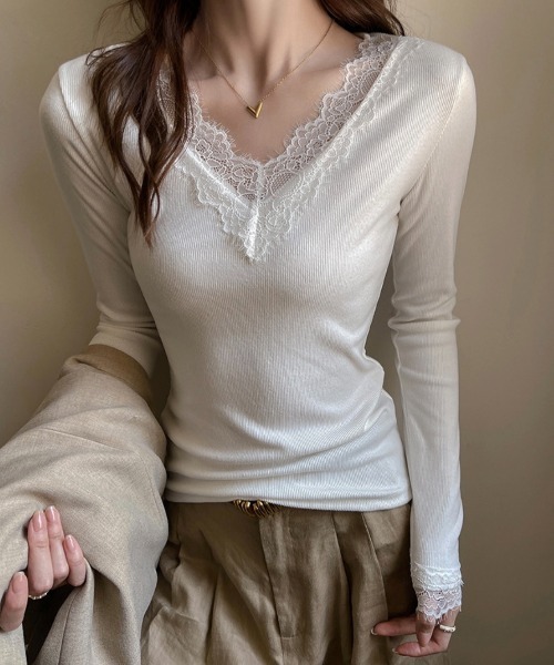 yuue' ( wear )(ユーイ)の「Vネックレース付きリブロングTシャツ(Tシャツ/カットソー・レディース・ホワイト/ブラック・FREE)」の13枚目の写真
