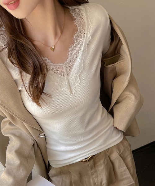 yuue' ( wear )(ユーイ)の「Vネックレース付きリブロングTシャツ(Tシャツ/カットソー・レディース・ホワイト/ブラック・FREE)」の10枚目の写真