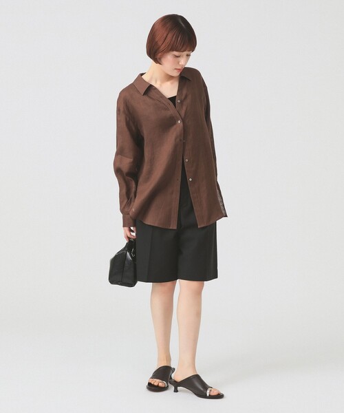 Ray BEAMS（レイビームス）の「【7/31再値下げ】リネン スキッパー シャツ     26SS  日除け 紫外線対策 冷房対策 洗える 夏コーデ レジャー 麻（シャツ/ブラウス・レディース・サックスブルー/ダークブラウン/ピンク・ONE SIZE）」の4枚目の写真
