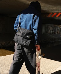 HUF（ハフ）の「HUF X VAGA MAGIC POCKET（ショルダーバッグ）」