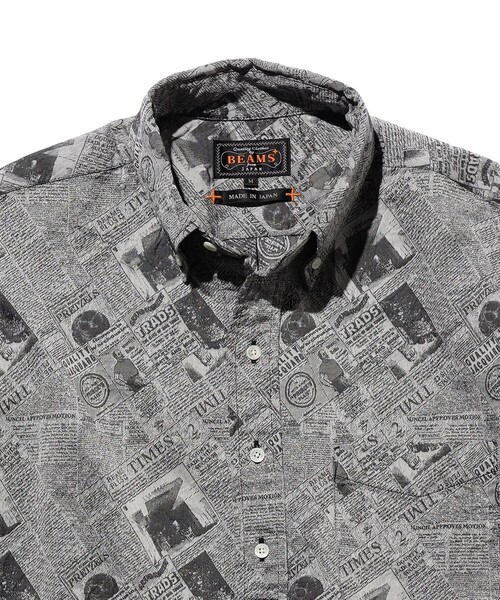 BEAMS PLUS(ビームスプラス)の「B.D. Pullover Classic-fit Newspaper Jacquard(シャツ/ブラウス・メンズ・ブルー/ブラック・SMALL/MEDIUM/LARGE/X-LARGE)」の5枚目の写真