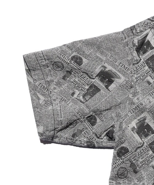 BEAMS PLUS(ビームスプラス)の「B.D. Pullover Classic-fit Newspaper Jacquard(シャツ/ブラウス・メンズ・ブルー/ブラック・SMALL/MEDIUM/LARGE/X-LARGE)」の7枚目の写真