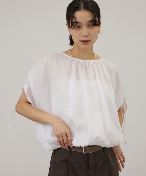 SALON adam et rope'(サロン アダム エ ロペ)の「【WEB限定】ヨーロピアンリネンドロストギャザーブラウス(シャツ/ブラウス・レディース・チャコールグレー/ブルー系その他4/ホワイト・FREE)」の12枚目の写真