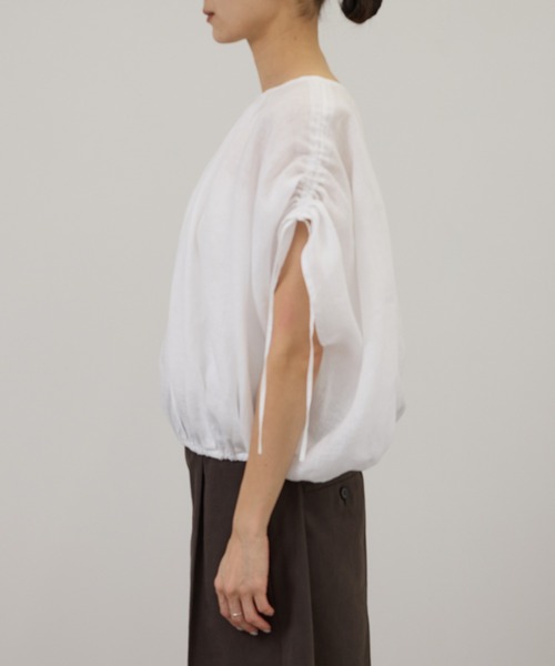 SALON adam et rope'(サロン アダム エ ロペ)の「【WEB限定】ヨーロピアンリネンドロストギャザーブラウス(シャツ/ブラウス・レディース・チャコールグレー/ブルー系その他4/ホワイト・FREE)」の17枚目の写真