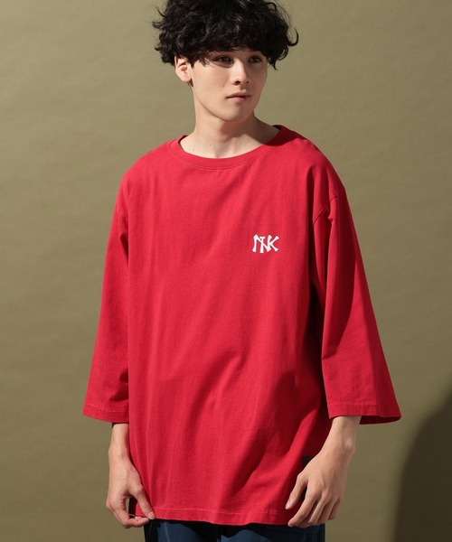 niko and...(ニコアンド)の「【NATOKii(ネイトゥーキー)】ダメージナンバーTシャツ(Tシャツ/カットソー・メンズ・レッド/ネイビー・MEDIUM/LARGE)」の4枚目の写真