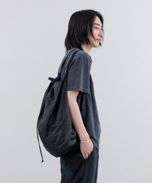 kuros'(クロス)の「【kuros’オリジナル】ダイヤリップパッカブルナップサック 折り畳み収納可 日本製(バックパック/リュック・レディース・グレー/ブラック・FREE)」の18枚目の写真