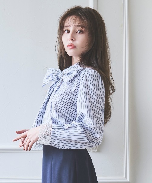 SWINGLE（スウィングル）の「【3/6(Fri)発売】カフスレースボウタイブラウス（シャツ/ブラウス・レディース・サックスブルー/ブルー系その他4/オフホワイト・FREE）」の6枚目の写真