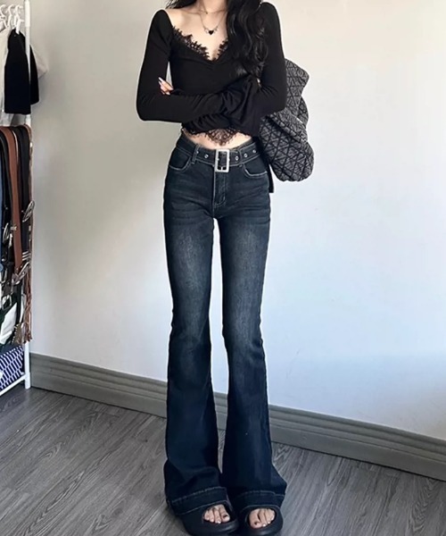 ViViDAY(ビビデー)の「【同素材ベルト付き】フレアデニムパンツ(デニムパンツ・レディース・ネイビー・L/M/S)」の13枚目の写真
