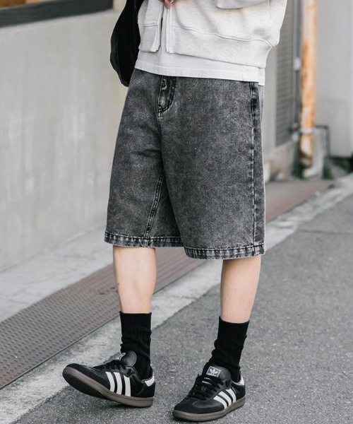 Rocky Monroe(ロッキーモンロー)の「ケミカルウォッシュ オーバーダイ ワイドデニムハーフショートパンツ(デニムパンツ・メンズ・ライトブラック/インディゴブルー/ケミカルウォッシュ/ブラック/ワンウォッシュ・M/XL/L)」の16枚目の写真