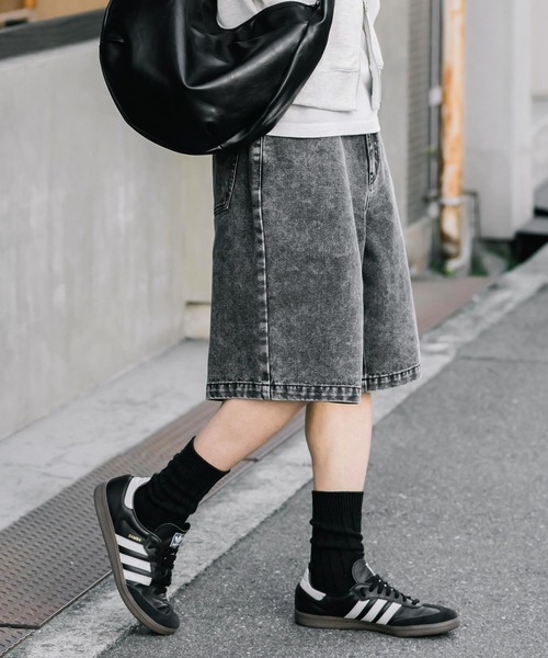 Rocky Monroe(ロッキーモンロー)の「ケミカルウォッシュ オーバーダイ ワイドデニムハーフショートパンツ(デニムパンツ・メンズ・ライトブラック/インディゴブルー/ケミカルウォッシュ/ブラック/ワンウォッシュ・M/XL/L)」の17枚目の写真