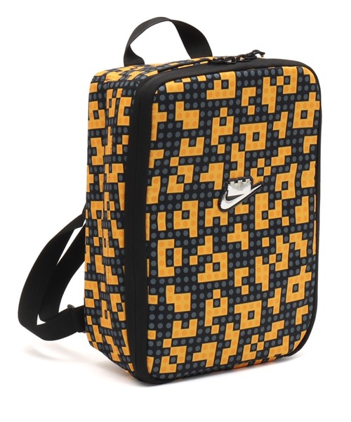 NIKE(ナイキ)の「NIKE X LEGO COL SHOEBOX BAG / ナイキ X レゴ COL シューズボックス バッグ 【SP】(ショルダーバッグ・メンズ・イエロー・ONE SIZE)」の1枚目の写真