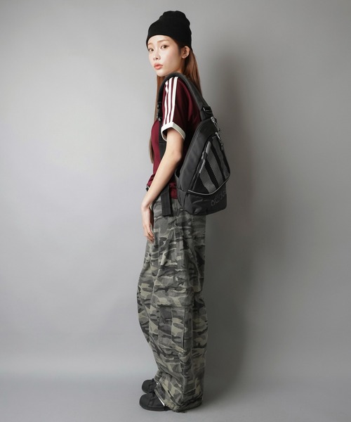 adidas(アディダス)の「【adidas/アディダス】ボディバッグ(ボディバッグ/ウエストポーチ・レディース・ブラック・ONESIZE)」の5枚目の写真