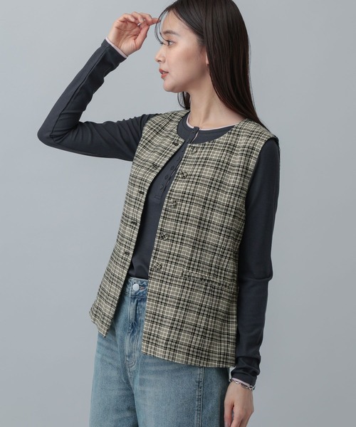 GLOBAL WORK（グローバルワーク）の「MATINEE LINE/リネンライク/ジレ/646657（ベスト・レディース・ベージュ/チェック/ブラウン系その他・MEDIUM/LARGE）」の3枚目の写真