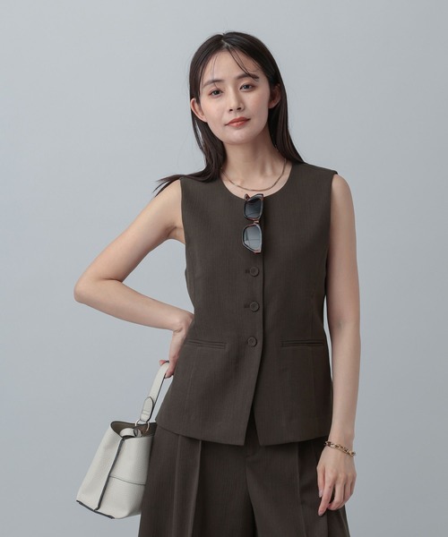 GLOBAL WORK（グローバルワーク）の「MATINEE LINE/リネンライク/ジレ/646657（ベスト・レディース・ベージュ/チェック/ブラウン系その他・MEDIUM/LARGE）」の6枚目の写真