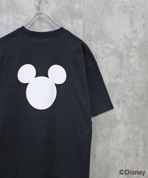 Disney(ディズニー)の「MICKEYMOUSE ミッキーマウス 半袖Tシャツ(Tシャツ/カットソー・メンズ・オレンジ/チャコール/オフホワイト/杢グレー/ダークグリーン/ブラック・M/L/XL)」の3枚目の写真