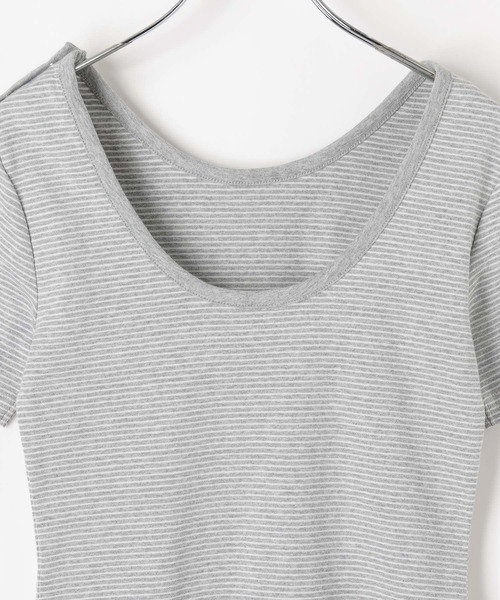 BAYFLOW(ベイフロー)の「バックオープンボーダーTシャツ(Tシャツ/カットソー・レディース・グレー/ブラック/レッド・FREE)」の4枚目の写真