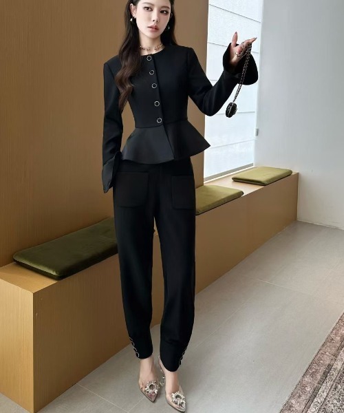 Lana821（ラナハニー）の「ペプラムトップス×パンツ セットアップ（セットアップ・レディース・ブラック・S/M）」の4枚目の写真