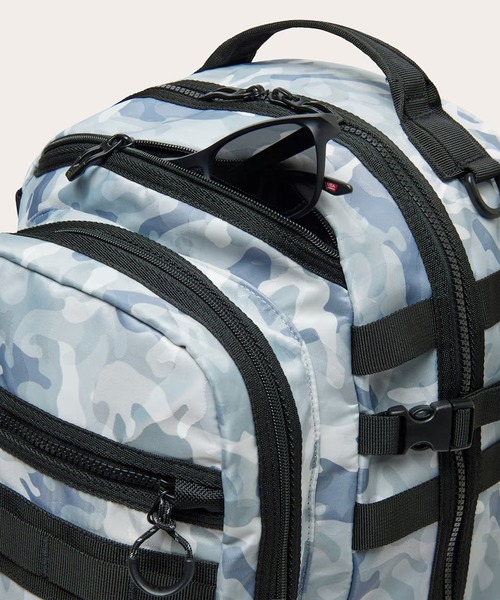 OAKLEY(オークリー)の「OAKLEY/オークリー バックパック ENHANCE LT BACKPACK L 9.0 FOS902149(バックパック/リュック・メンズ・ブラック系その他/ブラック・FREE)」の15枚目の写真