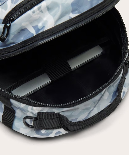 OAKLEY(オークリー)の「OAKLEY/オークリー バックパック ENHANCE LT BACKPACK L 9.0 FOS902149(バックパック/リュック・メンズ・ブラック系その他/ブラック・FREE)」の17枚目の写真