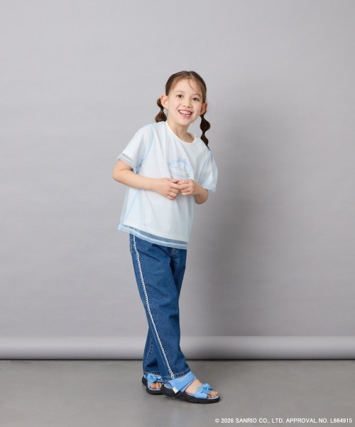 a.v.v（アーヴェヴェ）の「[120-150]【数量限定】[シナモロール＆クロミ]オーバーチュールTシャツ（Tシャツ/カットソー・キッズ・ホワイト/ダークグレー・150/140/130/120）」の7枚目の写真