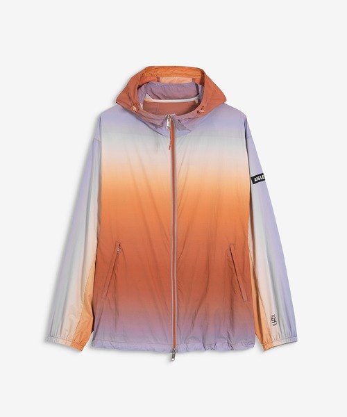 AIGLE（エーグル）の「【UPF50+ SolarPack】撥水 UVカット ソーラーパック グラデーションプリント ジャケット（ナイロンジャケット・メンズ・オレンジ・XS/XL/L/M/S）」の8枚目の写真