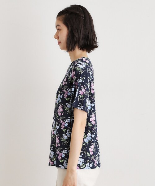 LAURA ASHLEY(ローラアシュレイ)の「【UVカット/接触冷感】ポリー柄 コットンジャージーTシャツ(Tシャツ/カットソー・レディース・ホワイト系3/ネイビー系・38/40)」の12枚目の写真