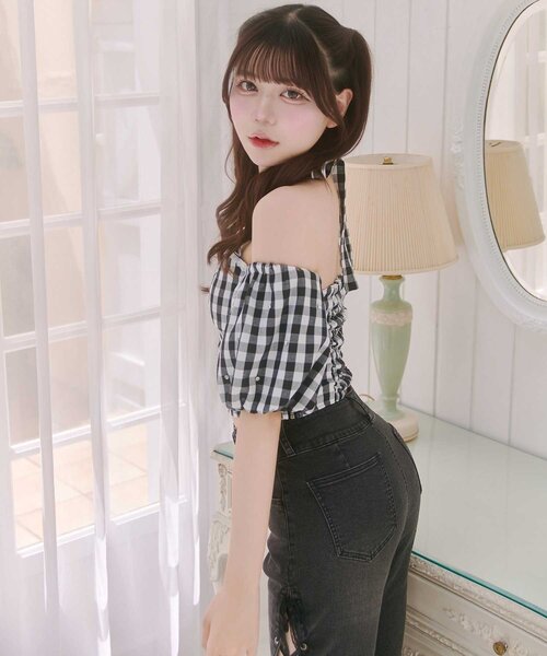 Belle Charme(ベルシャルム)の「【Belle Charme】Jewel Offshoulder Tops(シャツ/ブラウス・レディース・アイボリー/ブラック系その他/ワンウォッシュ・FREE)」の16枚目の写真