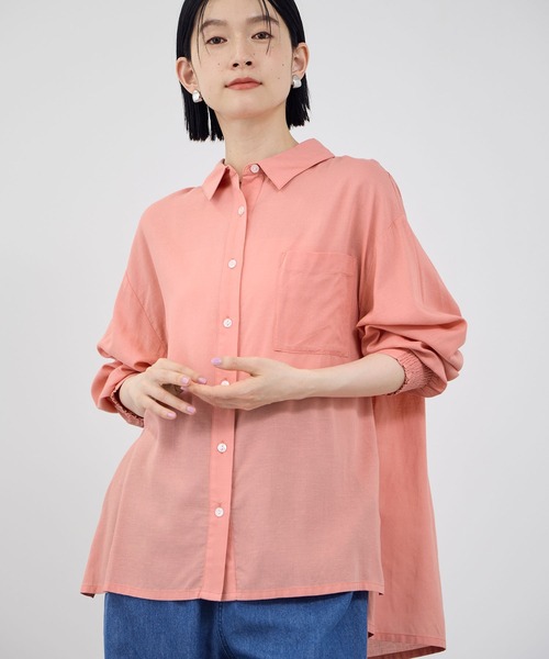 Mac-House(マックハウス)の「Idnes リネンシャーリングシャツ(シャツ/ブラウス・レディース・カーキ/サックスブルー系/オレンジ/ベージュ/パープル系・FREE)」の1枚目の写真