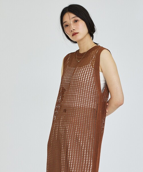 abahouse mavie(アバハウスマヴィ)の「【レイヤード】メッシュニットワンピース(ワンピース・レディース・ブラック/ホワイト/キャメル・フリー)」の7枚目の写真