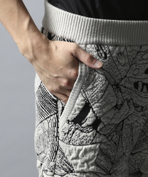 5351 POUR LES HOMMES（ゴーサンゴーイチプールオム）の「ボタニカルジャングルジャガードパンツ（その他パンツ・メンズ・ホワイト/ホワイト×ブラック/ブラック・3/1/2）」の5枚目の写真