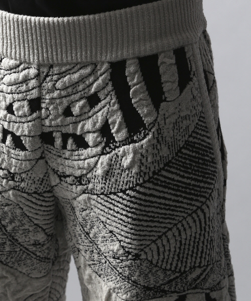 5351 POUR LES HOMMES（ゴーサンゴーイチプールオム）の「ボタニカルジャングルジャガードパンツ（その他パンツ・メンズ・ホワイト/ホワイト×ブラック/ブラック・3/1/2）」の7枚目の写真