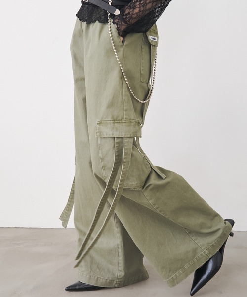 SOEMIN(ソミン)の「Military cargo pants/ミリタリーカーゴワイドパンツ(カーゴパンツ・レディース・カーキ/ピンク・FREE)」の1枚目の写真