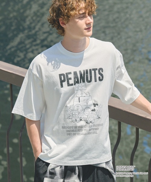 PEANUTS(ピーナッツ)の「<Exclusive>PEANUTS College Logo S/S Tee / ピーナッツ 別注 カレッジロゴ ルーズ半袖Tシャツ(Tシャツ/カットソー・メンズ・チャコール/ホワイト系/ダークネイビー/ホワイト系2/杢グレー/ブラウン/オフホワイト・L/S/M)」の2枚目の写真