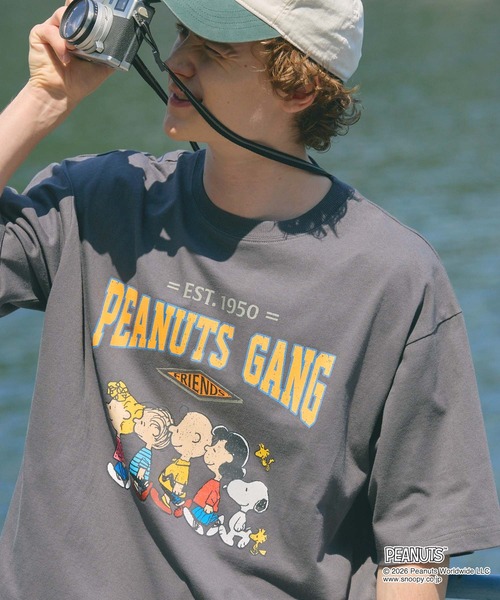 PEANUTS(ピーナッツ)の「<Exclusive>PEANUTS College Logo S/S Tee / ピーナッツ 別注 カレッジロゴ ルーズ半袖Tシャツ(Tシャツ/カットソー・メンズ・チャコール/ホワイト系/ダークネイビー/ホワイト系2/杢グレー/ブラウン/オフホワイト・L/S/M)」の5枚目の写真