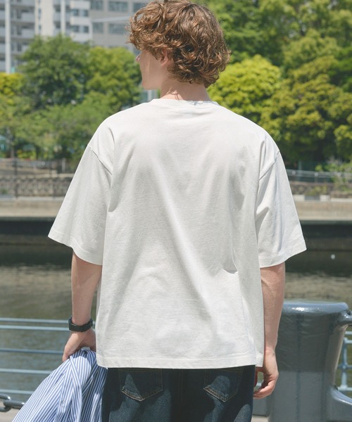 PEANUTS(ピーナッツ)の「<Exclusive>PEANUTS College Logo S/S Tee / ピーナッツ 別注 カレッジロゴ ルーズ半袖Tシャツ(Tシャツ/カットソー・メンズ・チャコール/ホワイト系/ダークネイビー/ホワイト系2/杢グレー/ブラウン/オフホワイト・L/S/M)」の14枚目の写真