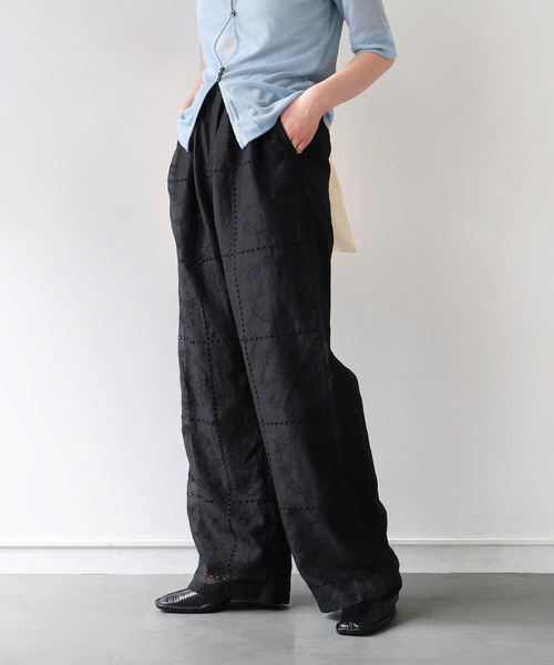 tiptop（ティップトップ）の「パッチワーク風刺繍イージーパンツ（その他パンツ・レディース・オフホワイト/ブラック・FREE）」の4枚目の写真