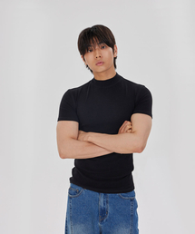 MAKEITTO（メイキット）の「ハーフネックスリムTシャツ_ブラック（Tシャツ/カットソー）」