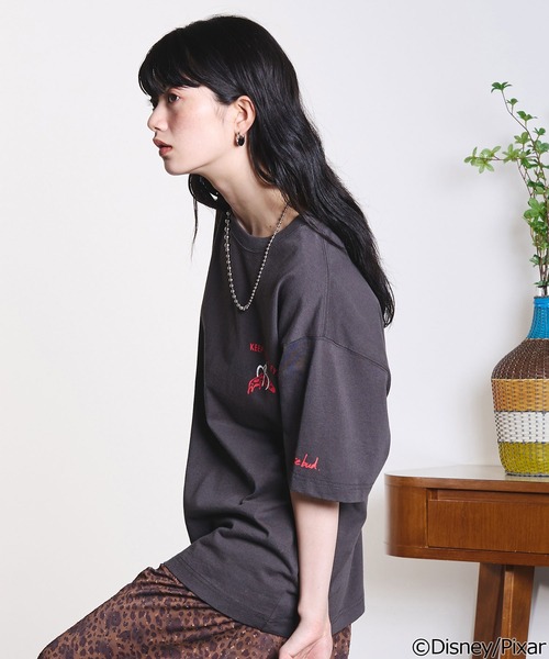 ROSE BUD(ローズバッド)の「TOY STORY / PIZZA PLANET / S/S TEE(Tシャツ/カットソー・レディース・チャコール/ホワイト・M/L)」の6枚目の写真
