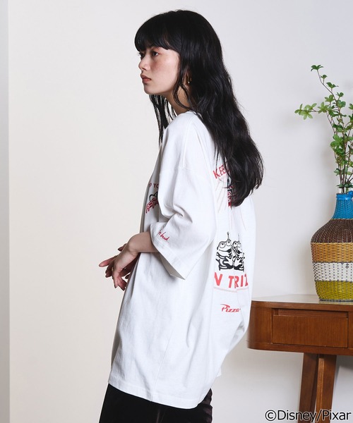 ROSE BUD(ローズバッド)の「TOY STORY / PIZZA PLANET / S/S TEE(Tシャツ/カットソー・レディース・チャコール/ホワイト・M/L)」の19枚目の写真